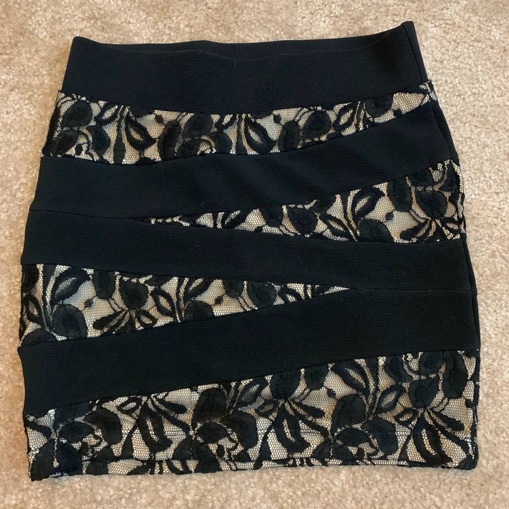 G by Guess black lace mini skirt sz xs